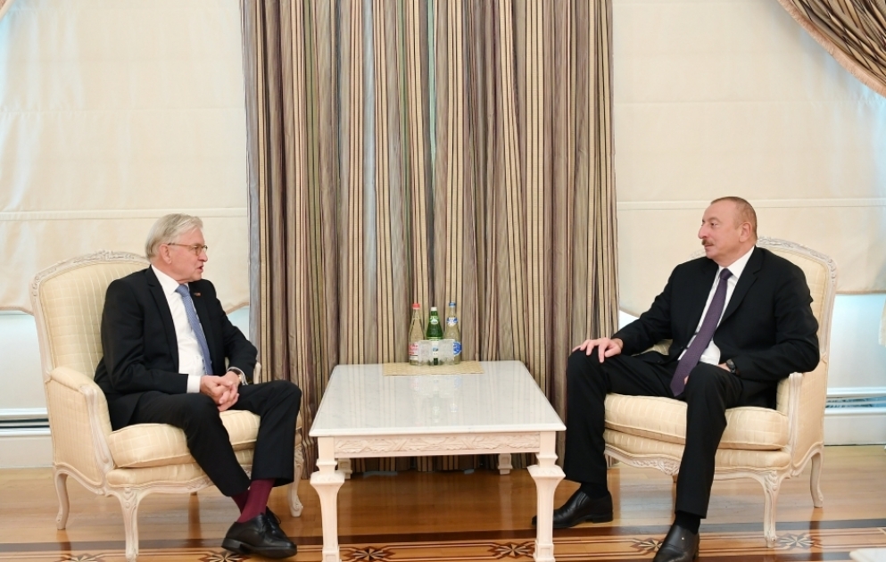 Le président Ilham Aliyev reçoit le président du Groupe d’amitié Pays-Bas-Azerbaïdjan VIDEO
