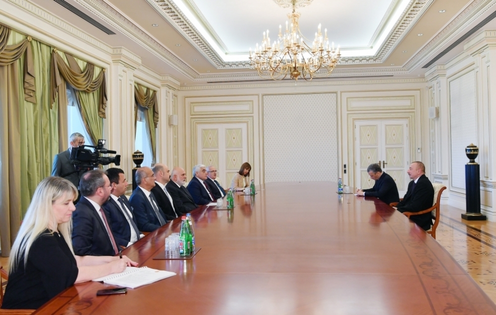 Le président azerbaïdjanais reçoit la délégation menée par le vice-président du parlement turc VIDEO