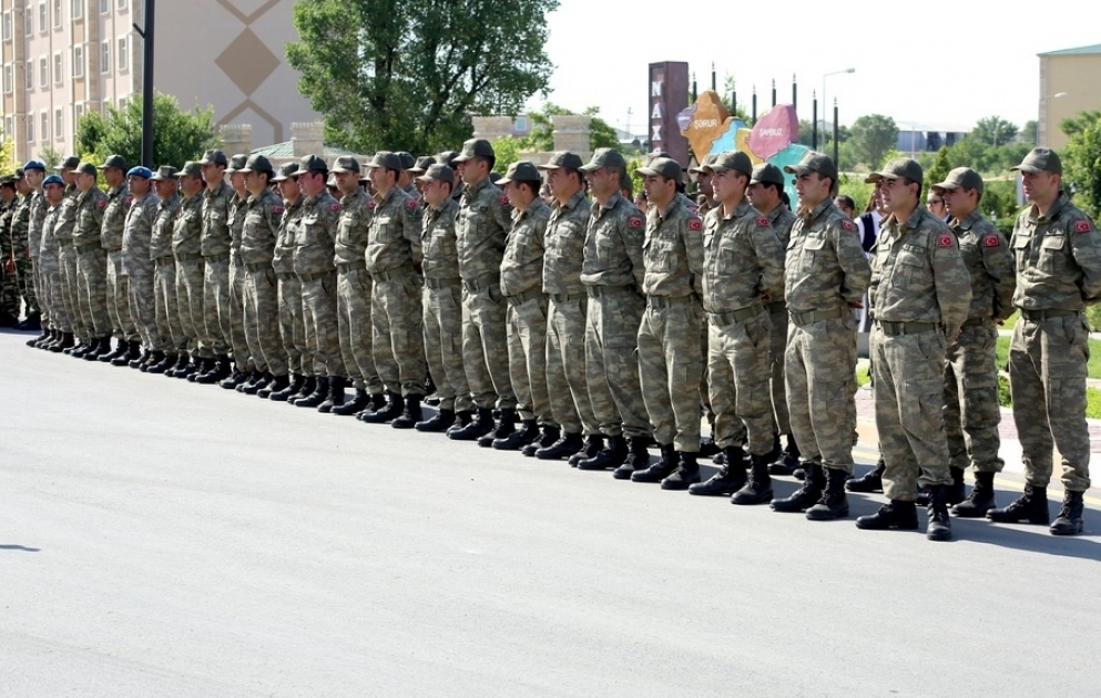 “Sarsılmaz qardaşlıq-2019” təlimində iştirak etmiş türkiyəli hərbçilərin təntənəli yola salınması mərasimi keçirilib VİDEO