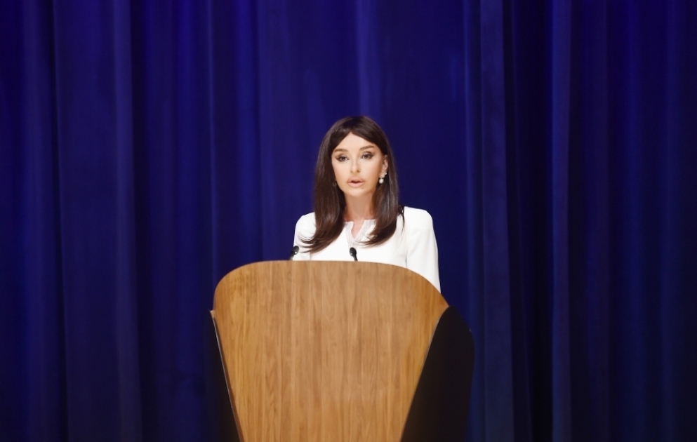 La 43e session du Comité du patrimoine mondial de l'UNESCO entame ses travaux à Bakou La première vice-présidente azerbaïdjanaise Mehriban Aliyeva participe à la cérémonie d'ouverture VIDEO