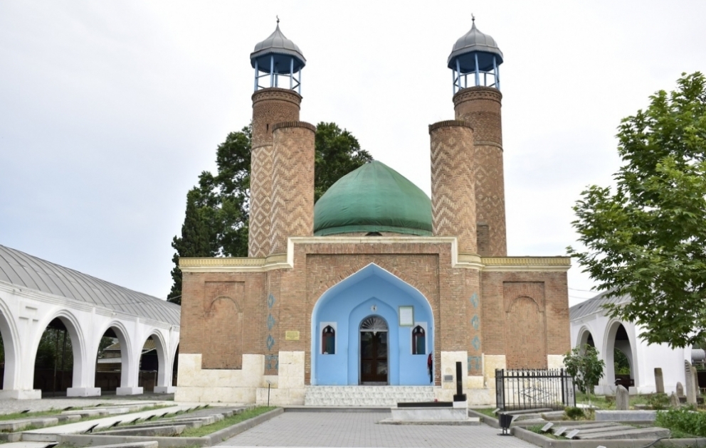 Dini abidələrdə tarixin izləri - Bərdə İmamzadəsi VİDEO