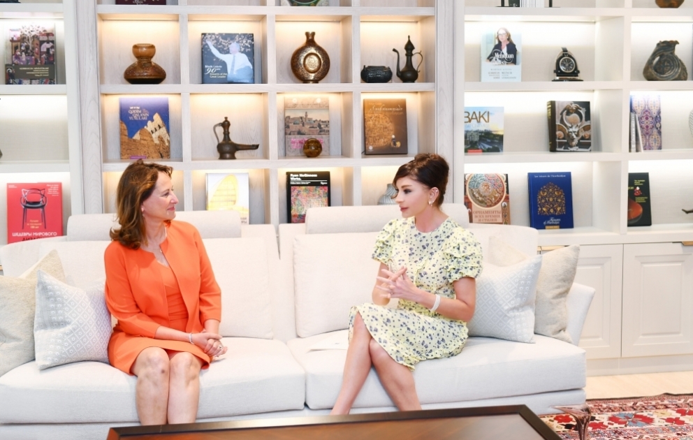 First Vice-President of Azerbaijan Mehriban Aliyeva met with French ambassador for Arctic and Antarctic Poles VIDEO