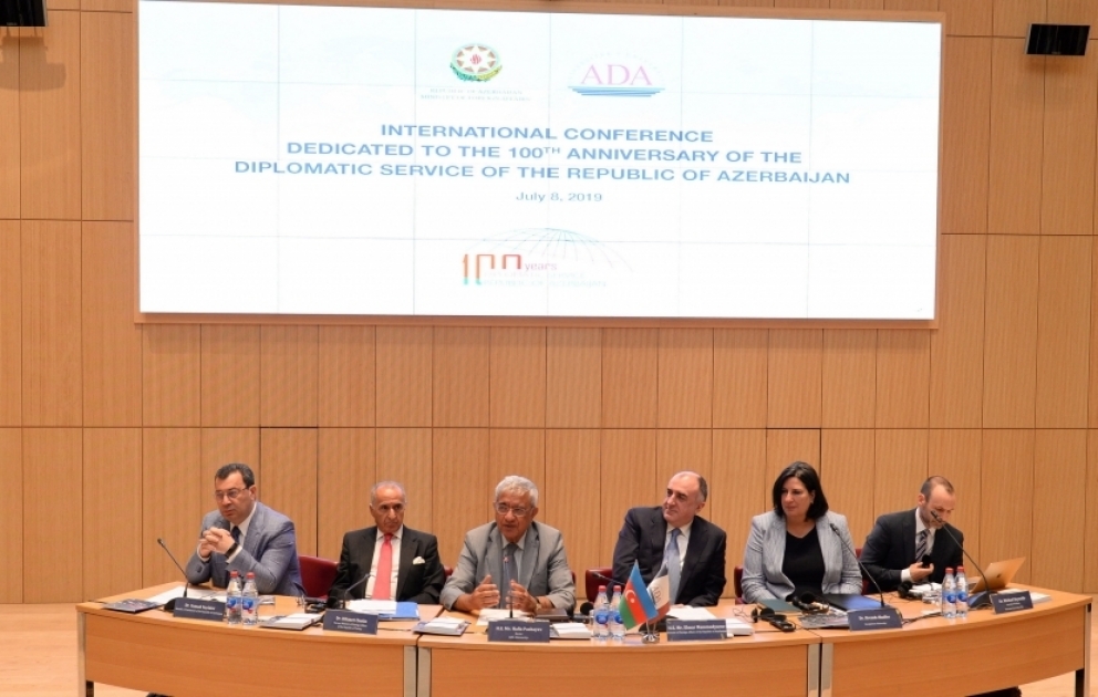 ADA Universitetində Azərbaycanın diplomatik xidmətinin 100 illiyinə həsr edilən beynəlxalq konfrans keçirilib YENİLƏNİB VİDEO