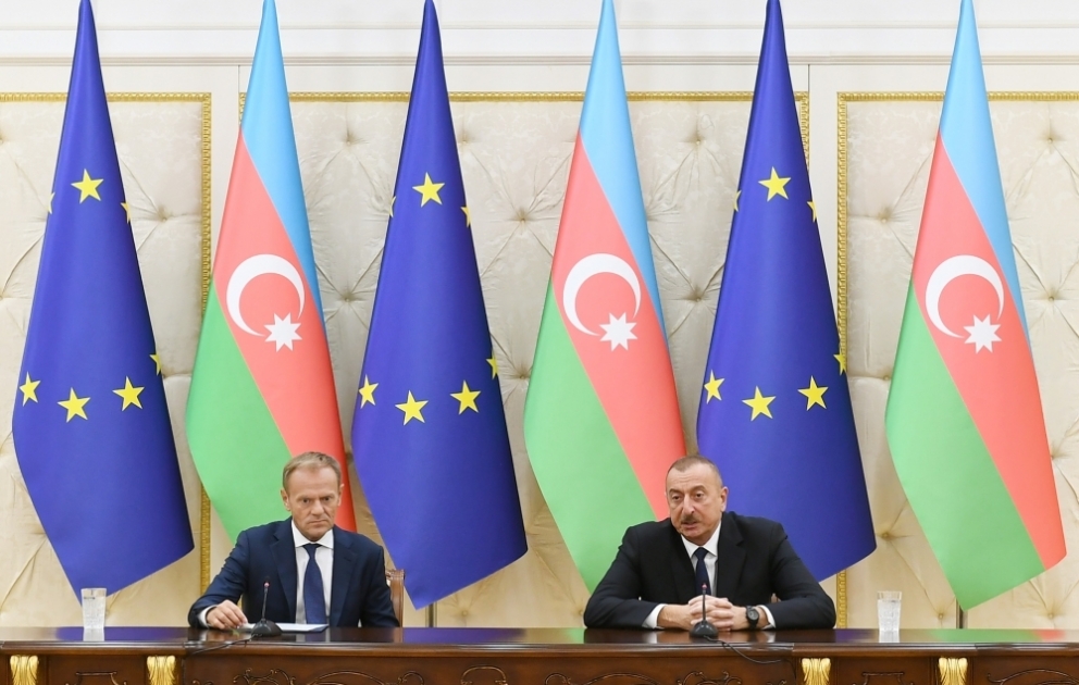 Azərbaycan Prezidenti İlham Əliyev və Avropa İttifaqı Şurasının Prezidenti Donald Tusk mətbuata bəyanatlarla çıxış ediblər YENİLƏNİB VİDEO