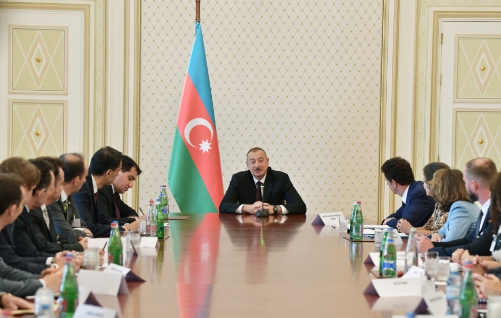 Le président Ilham Aliyev a reçu une délégation d’entreprises françaises VIDEO