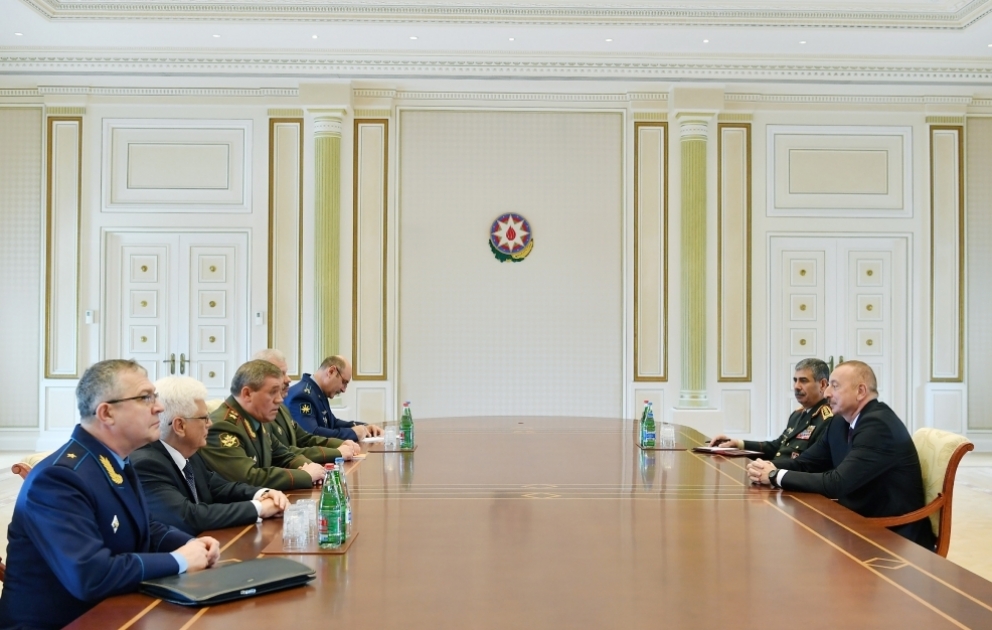Президент Ильхам Алиев принял делегацию во главе с начальником Генерального штаба Вооруженных сил России ВИДЕО