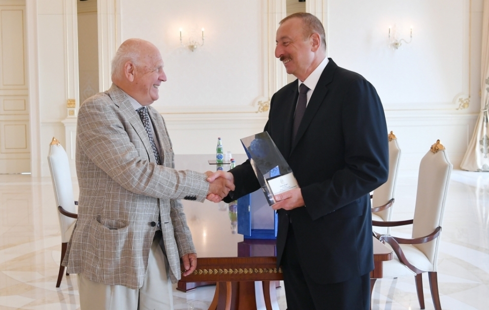 Le président Ilham Aliyev a reçu le président des Comités olympiques européens VIDEO