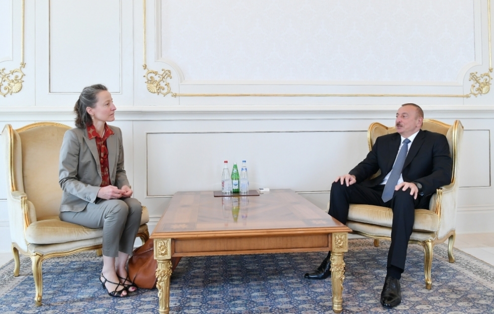Staatspräsident Ilham Aliyev empfängt neue schweizerische Botschafterin VIDEO