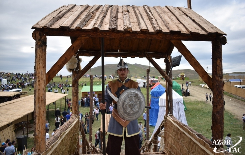 Turistlərin böyük maraq göstərdiyi ilk Milli Yaylaq Festivalından  FOTOREPORTAJ VİDEO