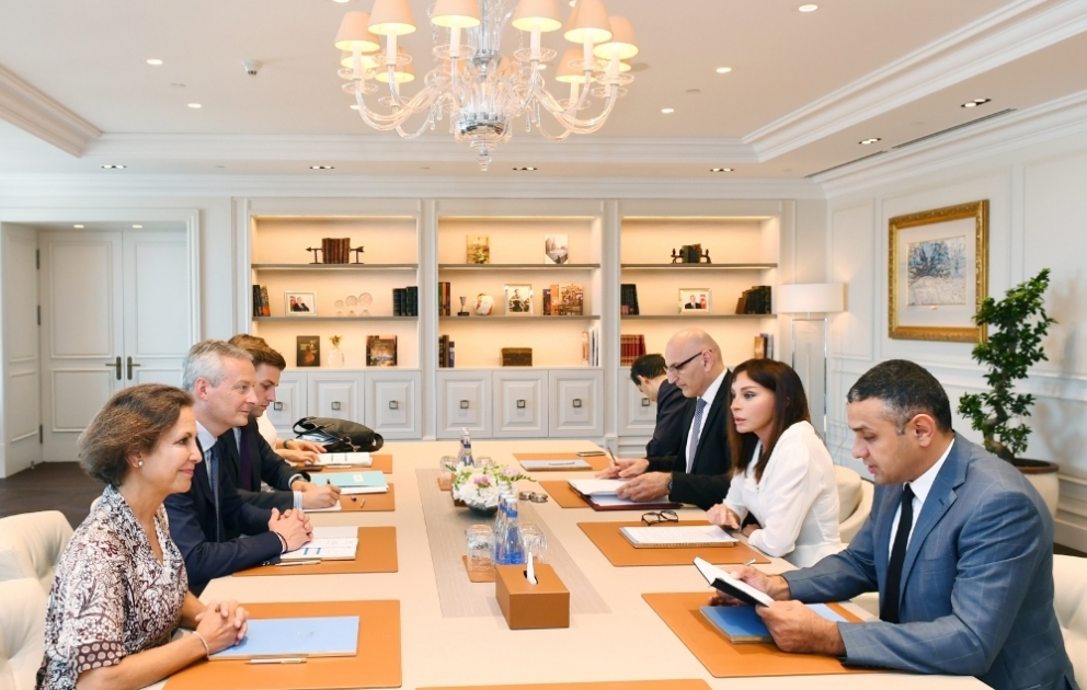 First Vice-President Mehriban Aliyeva met with French minister of economy and finance VIDEO