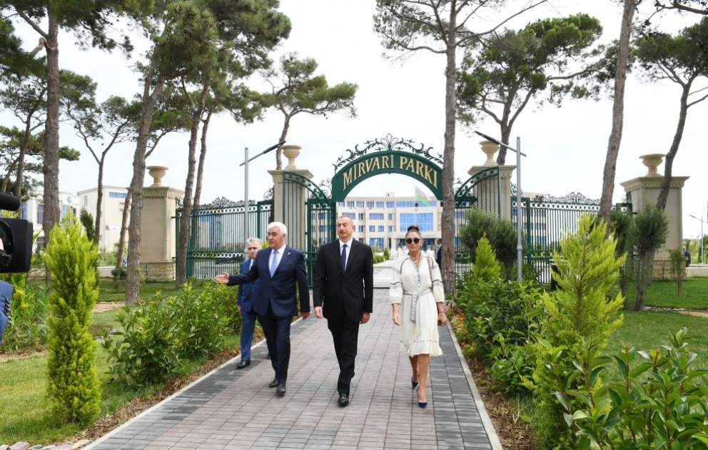 Präsident Ilham Aliyev weiht neuen Park-Komplex “Mirvari“ im Pirallahi Rayon ein VIDEO