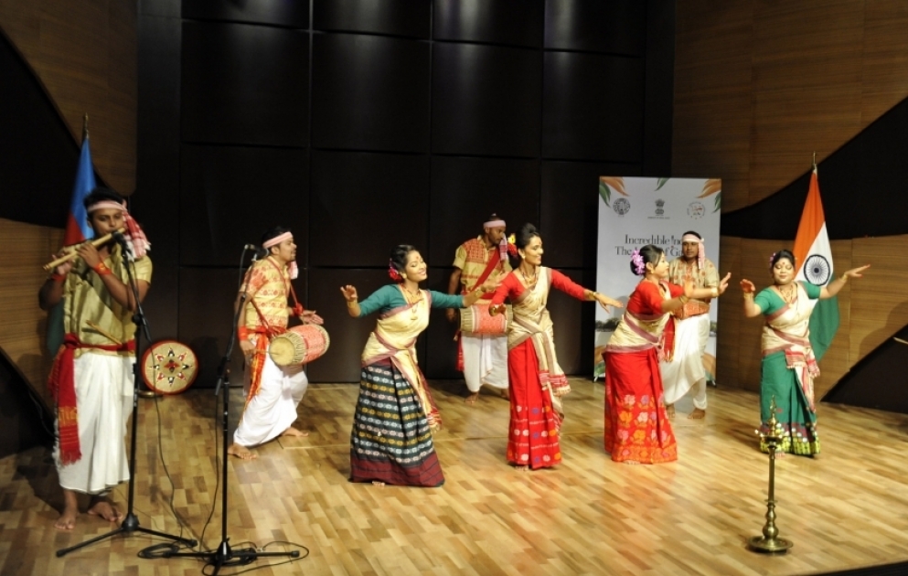 Beynəlxalq Muğam Mərkəzində Hindistanın folklor rəqsləri gecəsi keçirilib VİDEO
