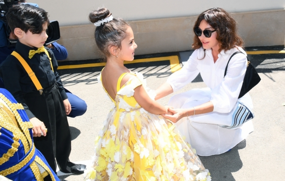 Erste Vizepräsidentın Mehriban Aliyeva weiht eine Reihe von Kindereinrichtungen ein VIDEO