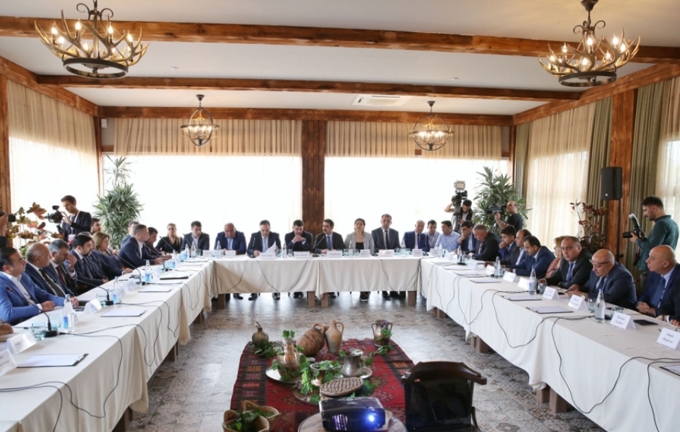 Şamaxıda I Üzüm və Şərab Festivalı çərçivəsində Azərbaycanda şərab istehsalının inkişafına dair dəyirmi masa keçirilib VİDEO