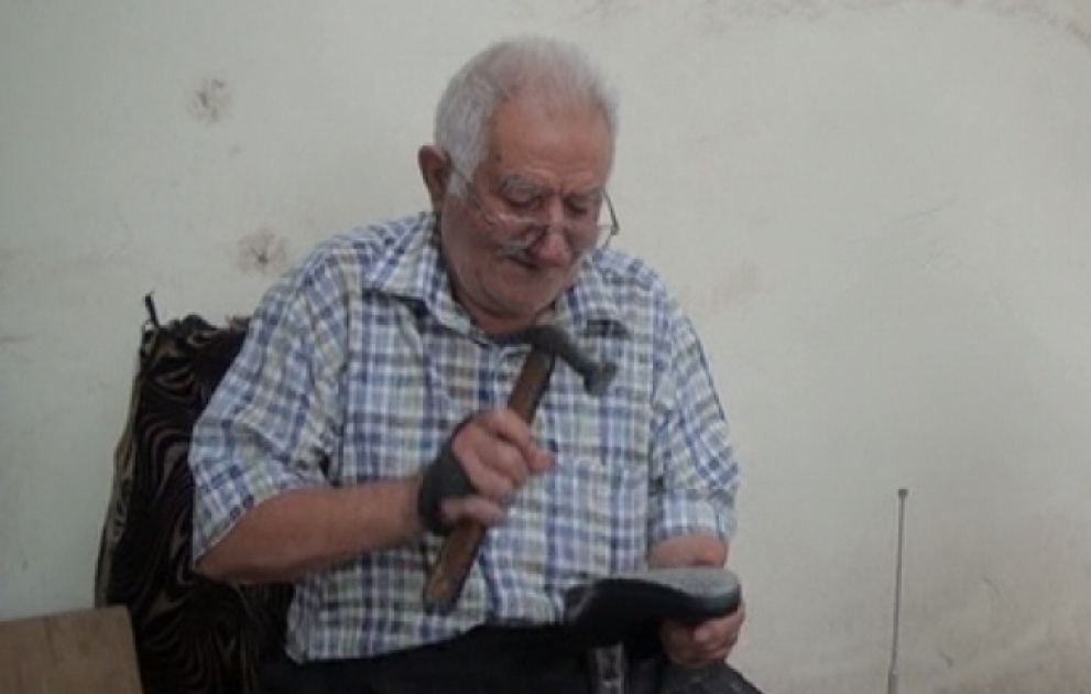 Ömrünün 65 ilini sadə peşəyə həsr edən cəlilabadlı pinəçi VİDEO