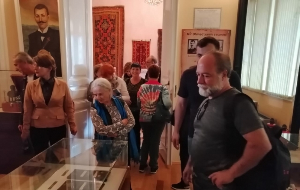 İspaniyalı turistlər Lənkəranın Xan sarayında  REPORTAJ VİDEO