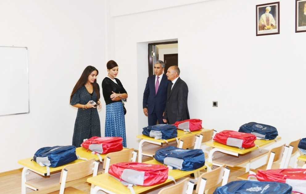 Erste Vizepräsidentin Mehriban Aliyeva weiht in Schmachi neu gebaute Mittelschule ein VIDEO