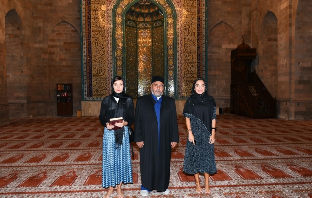 Schamachi: Erste Vizepräsidentin Mehriban Aliyeva besucht Juma Moschee VIDEO