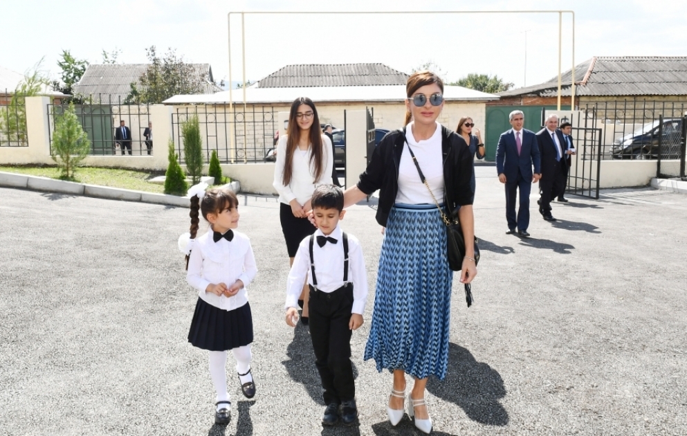 Erste Vizepräsidentin Mehriban Aliyeva weiht Kindergarten in der Stadt Ismayilli ein VIDEO