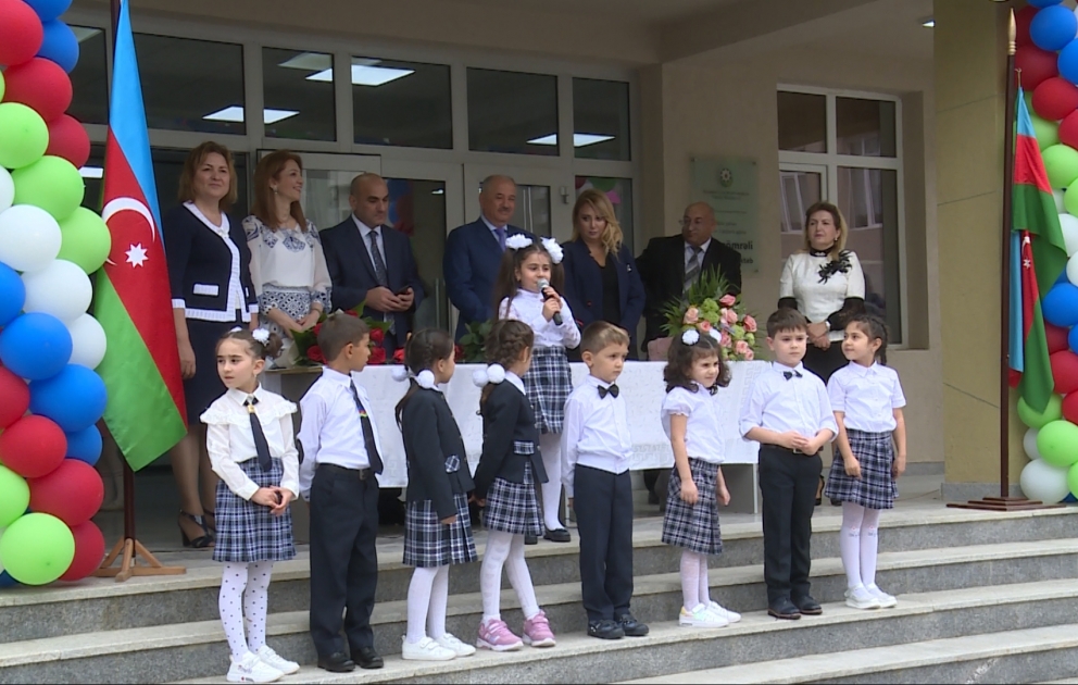 Yasamal rayonunun 161 nömrəli orta məktəbində “Bilik günü” qeyd olunub VİDEO
