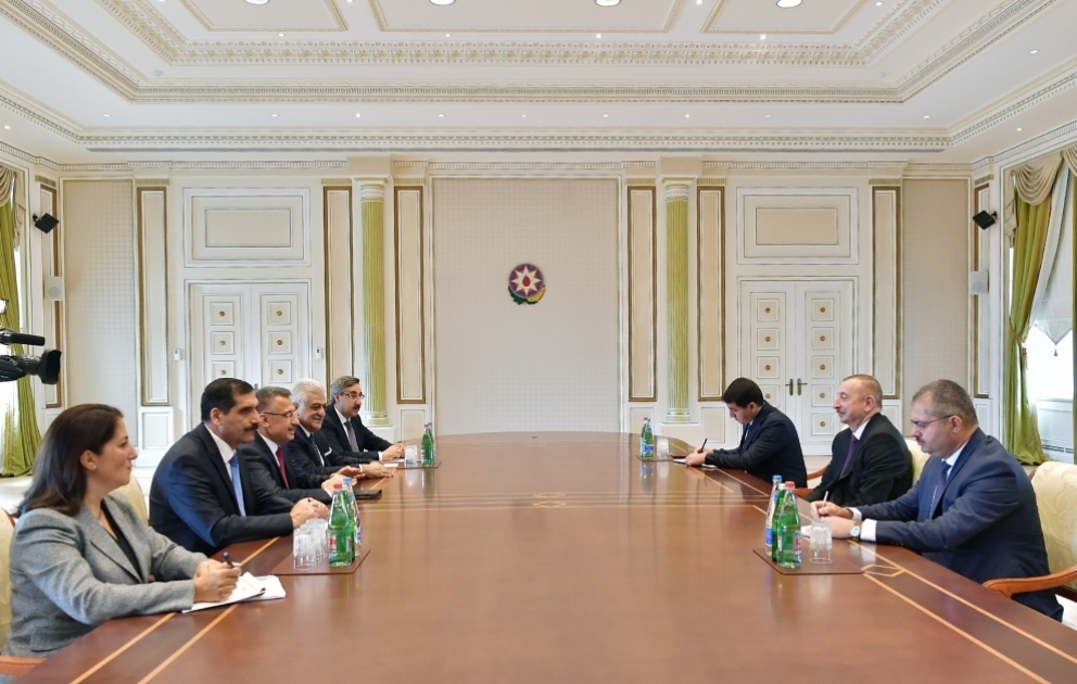 Präsident Ilham Aliyev empfängt türkische Delegation VIDEO