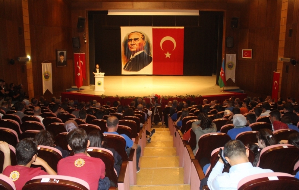 İğdırda Azərbaycan-Türkiyə qardaşlığına dair çağırışlar hərarətli alqışlarla qarşılanıb VİDEO