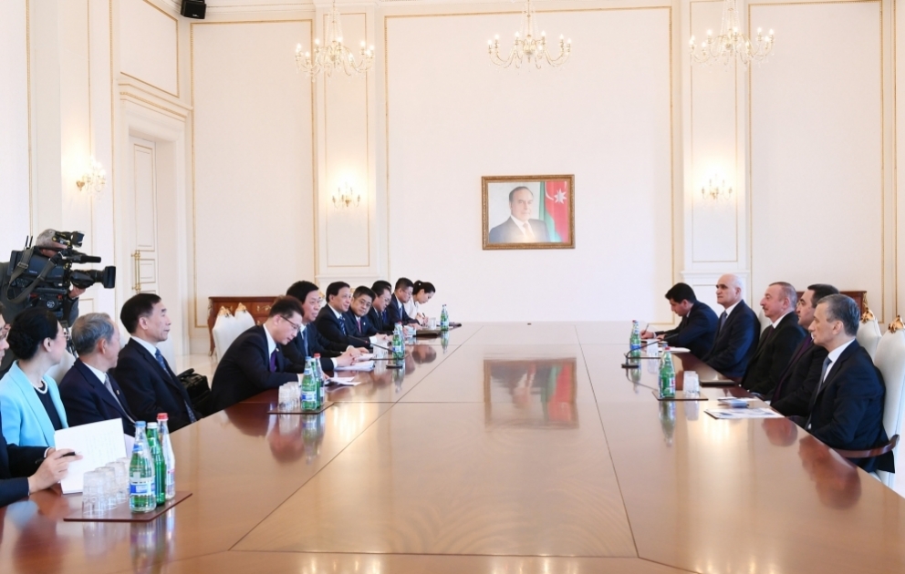 Le président Ilham Aliyev reçoit le président du Comité permanent de l’Assemblée nationale populaire de Chine VIDEO
