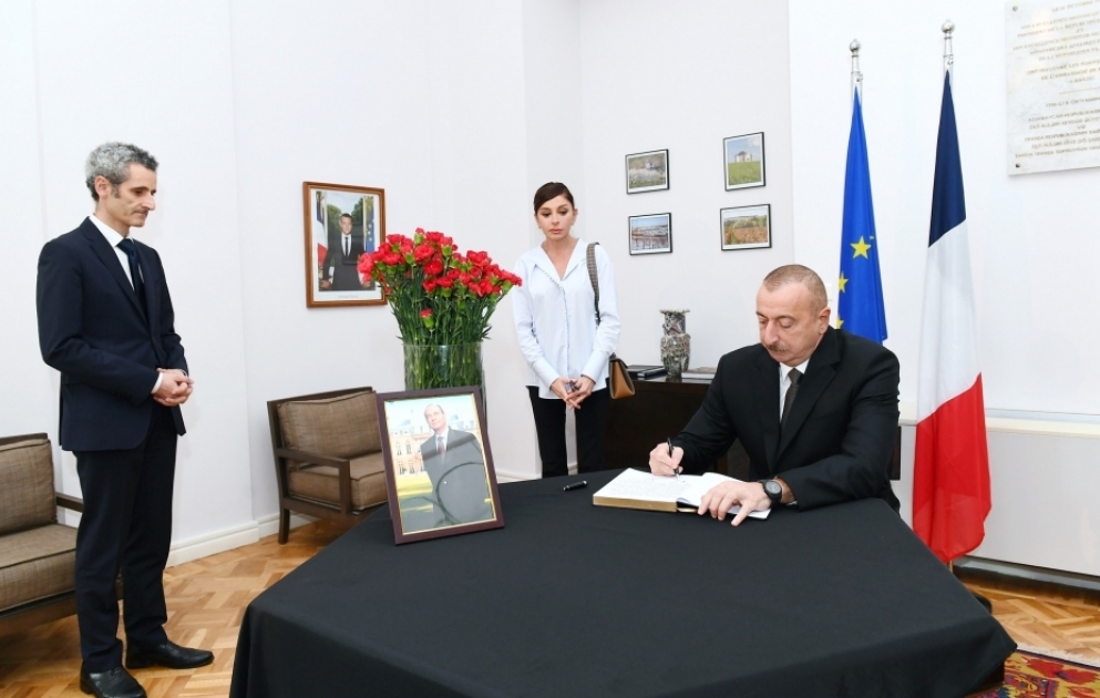 Azərbaycan Prezidenti İlham Əliyev Fransanın ölkəmizdəki səfirliyində olub, sabiq Prezident Jak Şirakın vəfatı ilə əlaqədar başsağlığı verib YENİLƏNİB VİDEO
