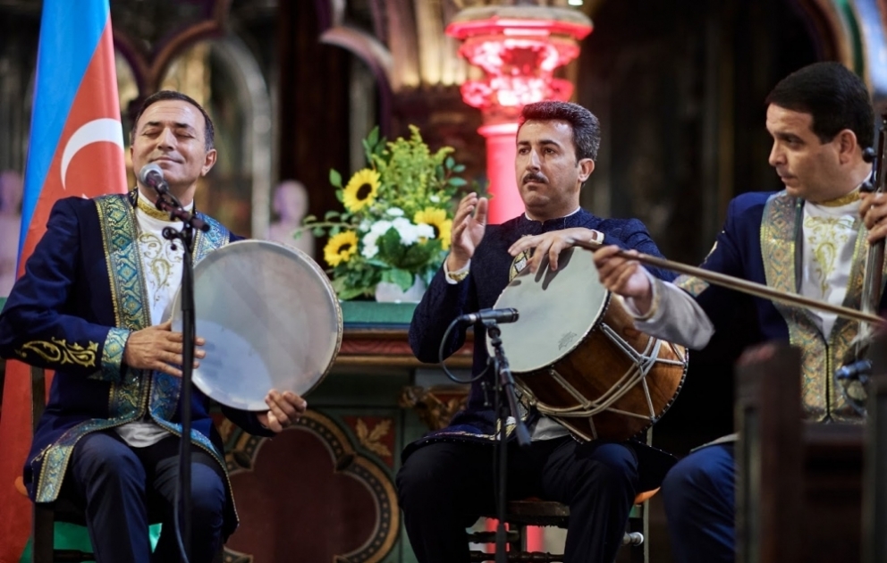 Nəsiminin 650, UNESKO üzrə Azərbaycan Milli Komissiyasının 25 illiyi münasibətilə Strasburqda muğam konserti olub VİDEO