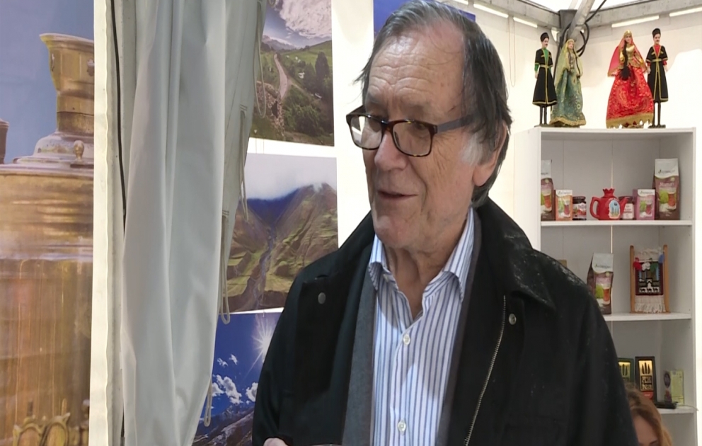 Jak Matyö: Təbii yolla qurudulan meyvələr çox dadlıdır VİDEO