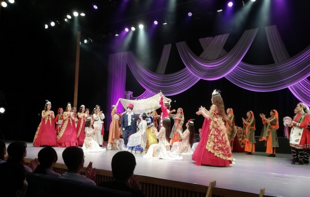 Operette "Arschin Mal Alan" von Uzeyir Hajibeyli in Japan aufgeführt VIDEO