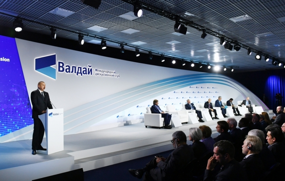 La session plénière de la 16e réunion annuelle du Club de discussion de Valdaï s’est tenue à Sotchi Le président Ilham Aliyev a participé à la session VIDEO