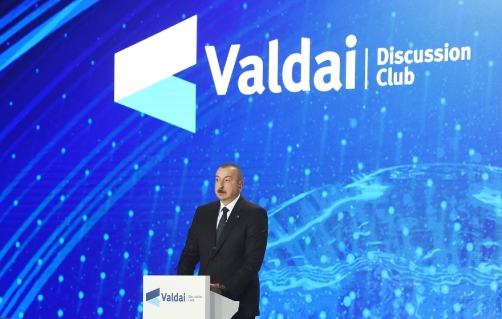 Soçidə “Valday” Beynəlxalq Diskussiya Klubunun XVI illik iclasının plenar sessiyası keçirilib  Prezident İlham Əliyev sessiyada iştirak edib YENİLƏNİB 2 VİDEO