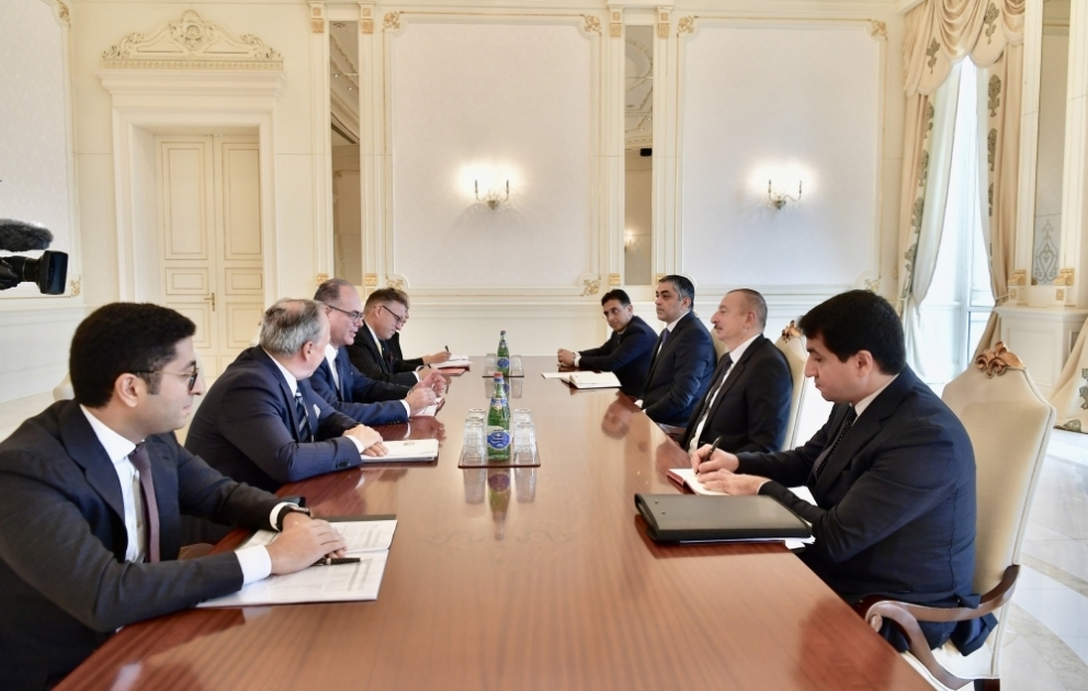 Staatspräsident Ilham Aliyev empfängt österreichische Delegation VIDEO