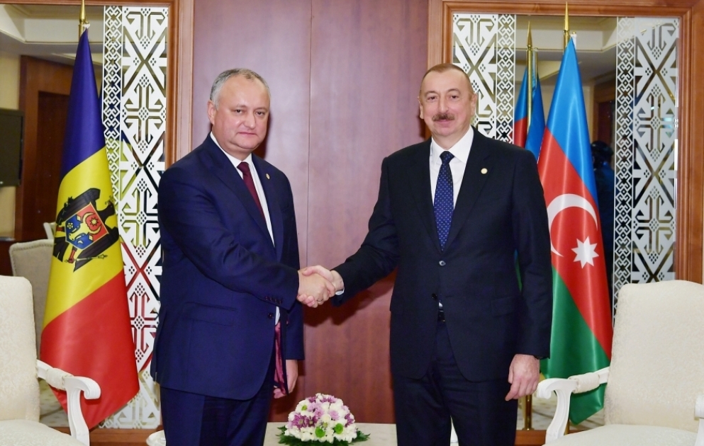 Präsident Ilham Aliyev und Präsident Igor Dodon treffen in Aschgabat zusammen VIDEO