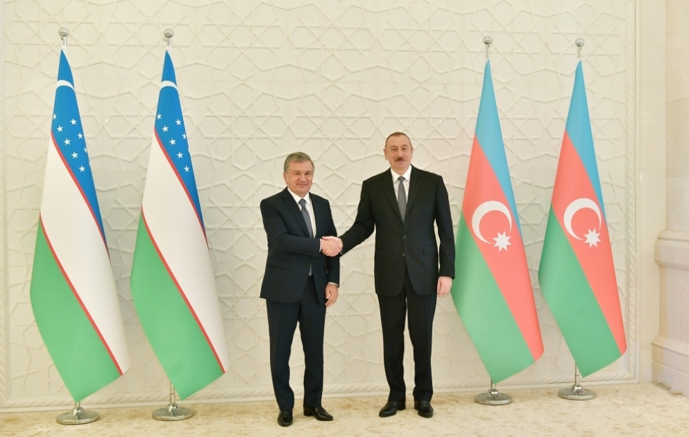 Entretien des présidents azerbaïdjanais et ouzbek à Bakou VIDEO