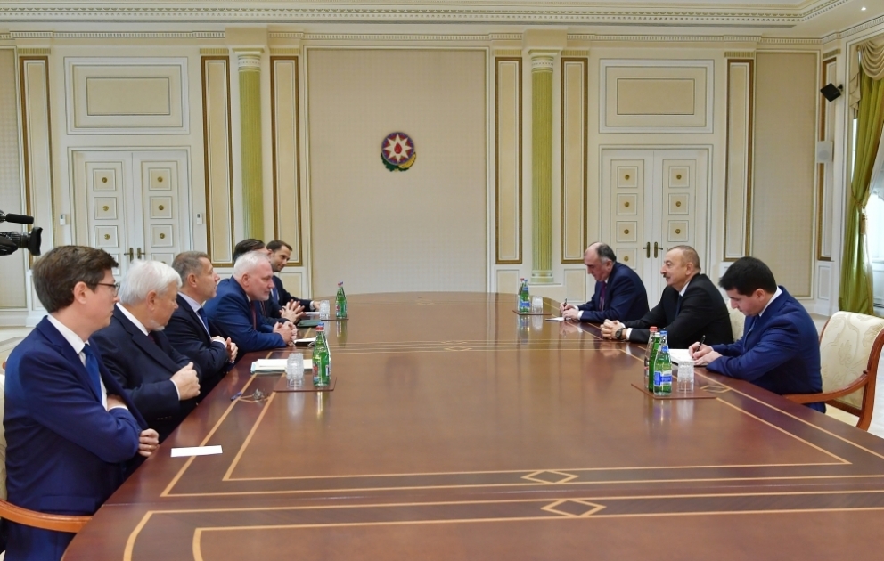 Präsident Ilham Aliyev empfängt Ko-Vorsitzenden der OSZE Minsk-Gruppe zum Gespräch VIDEO
