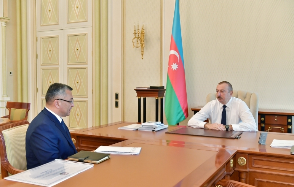 6000 binnenvertriebene Familien sollten bis Ende dieses Jahres und mehr als 7000 im nächsten Jahr mit Wohnungen versorgt werden  Präsident Ilham Aliyev empfängt Vorsitzenden des Staatlichen Komitees für Flüchtlinge und Binnenvertriebene VIDEO
