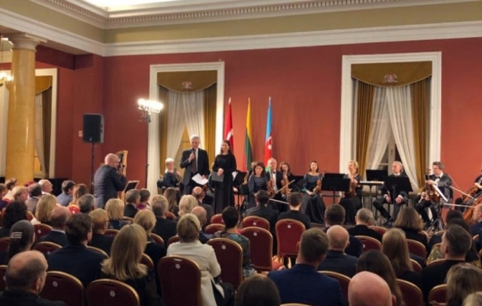 Vilnüsdə Azərbaycan musiqisi dinlənib VİDEO