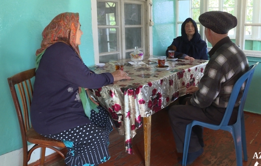 70 yaşlı gəlin, 80 yaşlı oğul, 105 yaşlı ana – Ağsudan REPORTAJ VİDEO