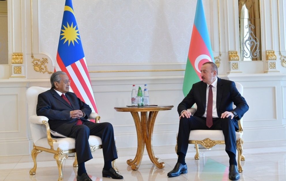 Staatspräsident Ilham Aliyev trifft sich mit Premierminister Malaysias VIDEO
