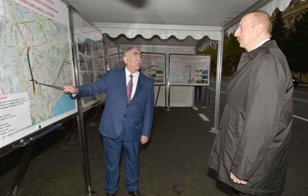 Präsident Ilham Aliyev inspiziert rekonstruierten Abschnitt der Shafayat Mehdiyev-Straße im Stadtteil Yasamal von Baku VIDEO