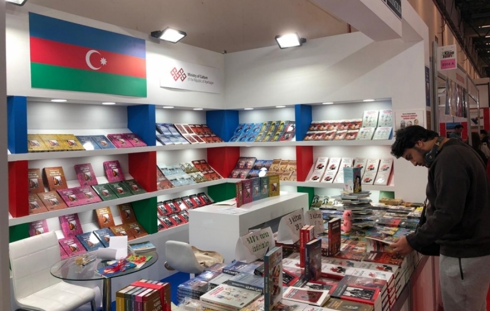 İstanbul Beynəlxalq Kitab Sərgisinin açılışı olub VİDEO