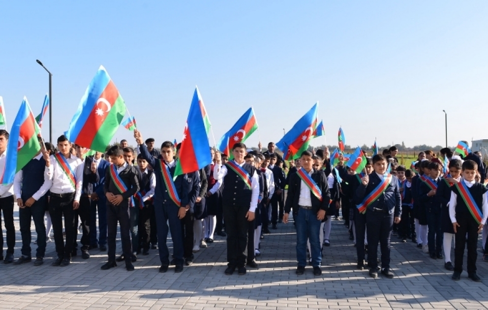 Ağdamda yeni məktəb binasının açılışı olub VİDEO
