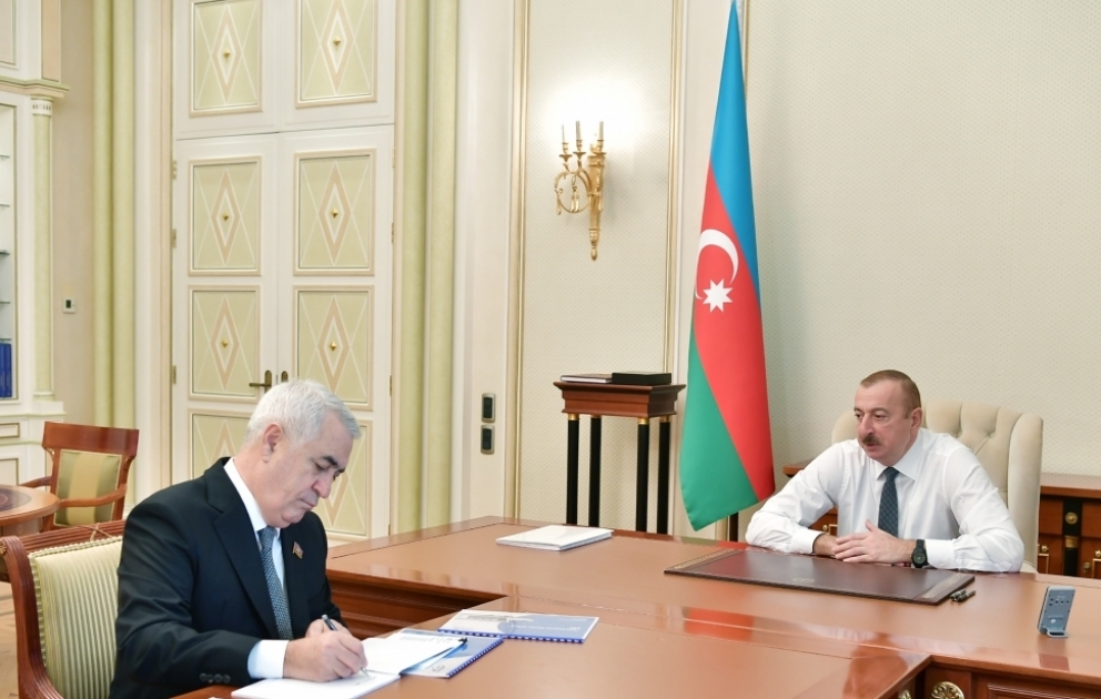 Prezident İlham Əliyev “Azərbaycan Dəmir Yolları” Qapalı Səhmdar Cəmiyyətinin sədrini qəbul edib VİDEO