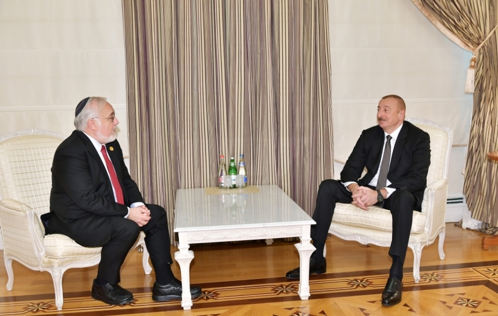 Präsident Ilham Aliyev empfängt den Präsidenten des Kongresses christlicher Führungskräfte von USA VIDEO