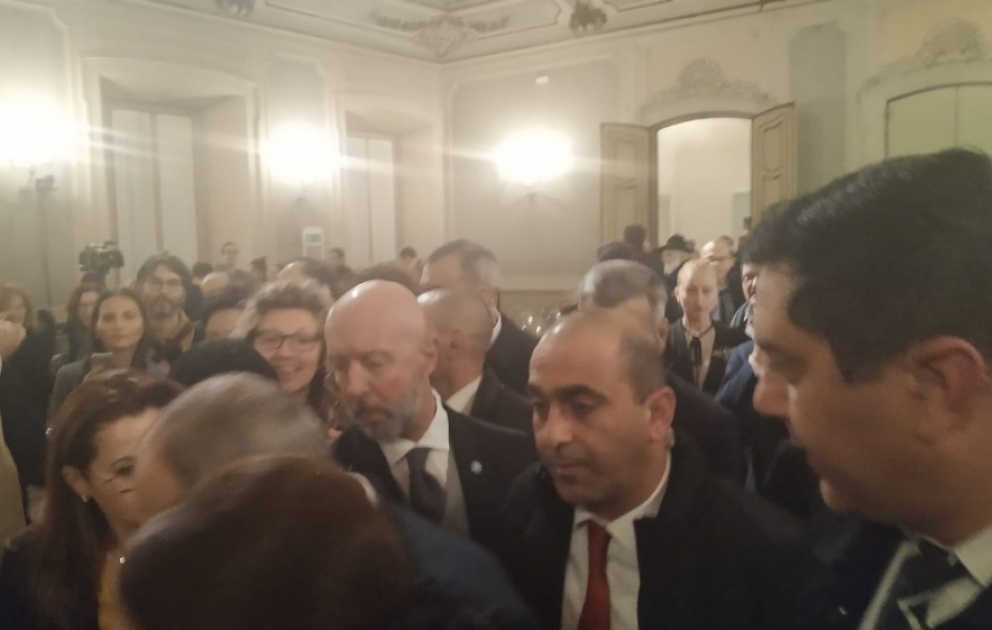 Ermənistan baş nazirinin Milanda səsləndirdiyi cəfəng iddialar azərbaycanlı gənclərin etirazı ilə qarşılanıb VİDEO