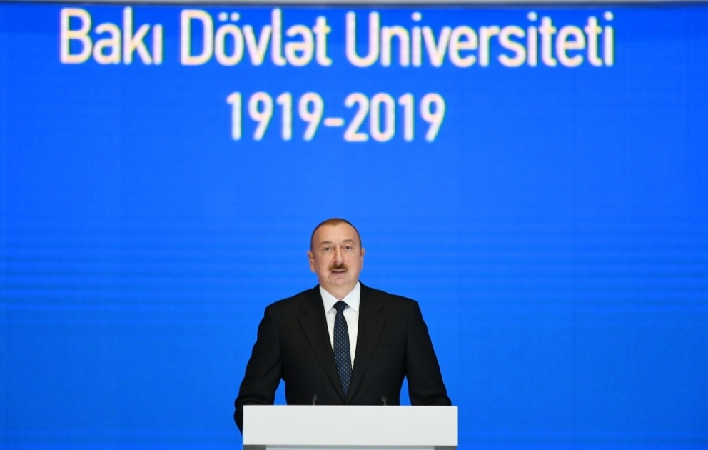 Prezident İlham Əliyev Bakı Dövlət Universitetinin 100 illik yubileyi münasibətilə keçirilən mərasimdə iştirak edib YENİLƏNİB 2 VİDEO