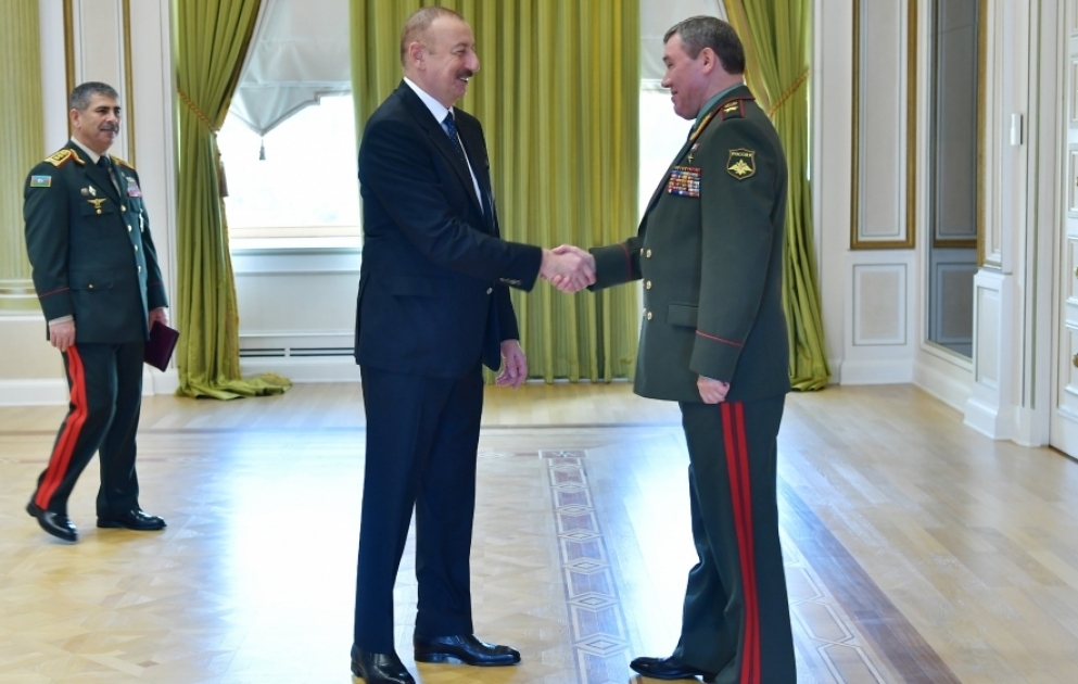 Präsident Ilham Aliyev empfängt russische Delegation VIDEO
