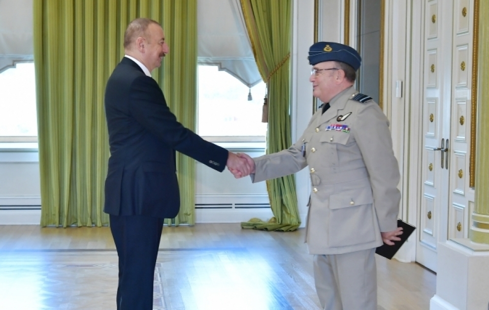 Le président Ilham Aliyev reçoit une délégation menée par le président du Comité militaire de l’OTAN VIDEO
